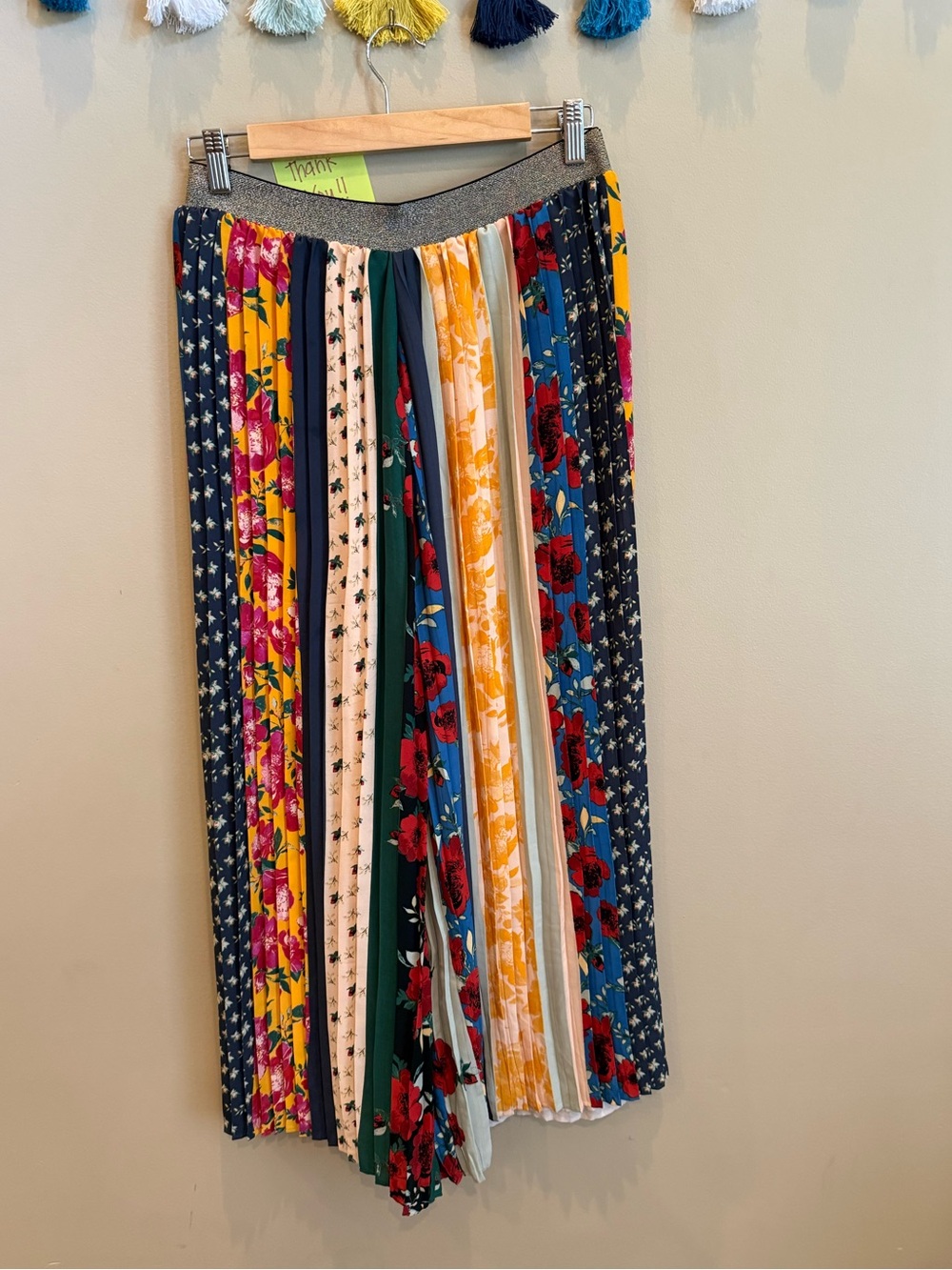 Anthropologie Mixed Floral Panel Pleated Cropped Pants Green, Yellow, Navy, Pink - Picture 4 of 10